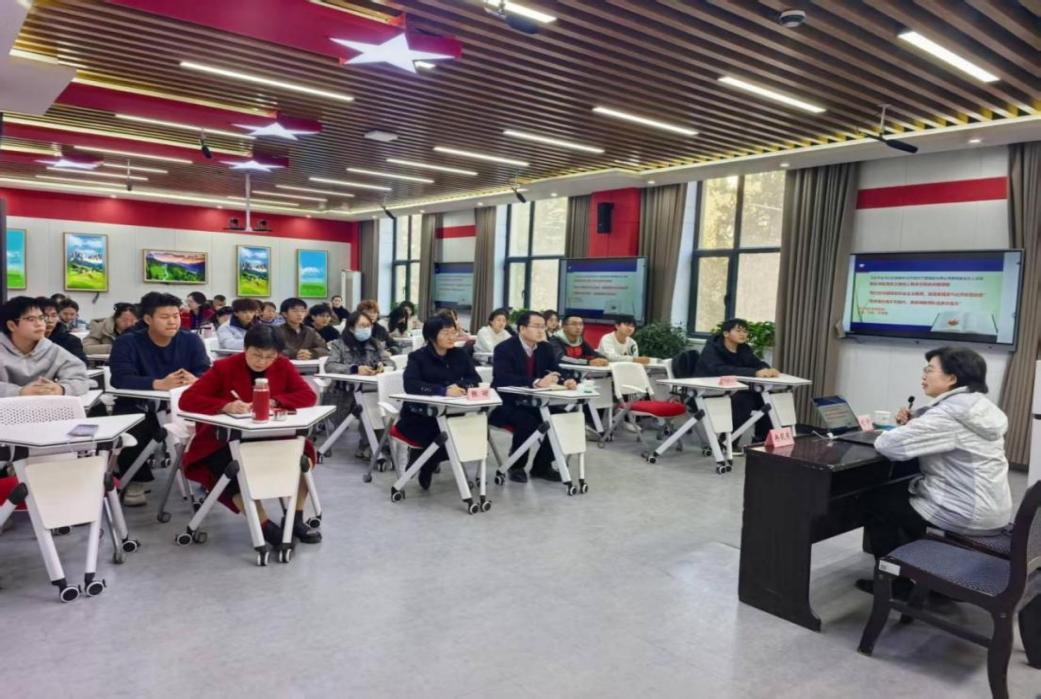 数字化赋能思政课堂 专家引领教学创新——李玲名师工作室举办“数字化赋能・红色资源思政教学应用模式探索”系列专家讲座